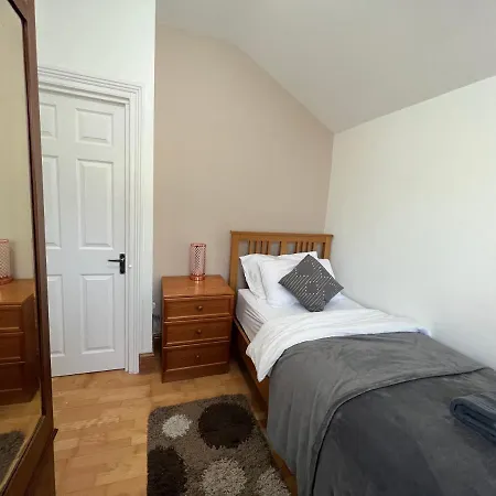 Apartment Entire Luxury 4 Bedroom Victorian House With 2 En-suite - Forest Hill, London
