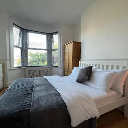 Entire Luxury 4 Bedroom Victorian House With 2 En-suite - Forest Hill, London