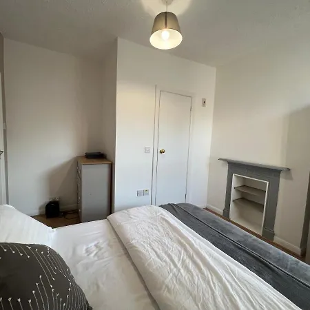 Apartment Entire Luxury 4 Bedroom Victorian House With 2 En-suite - Forest Hill, *