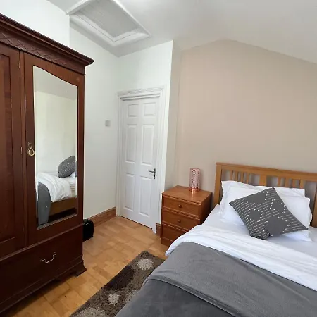 Apartment Entire Luxury 4 Bedroom Victorian House With 2 En-suite - Forest Hill, London