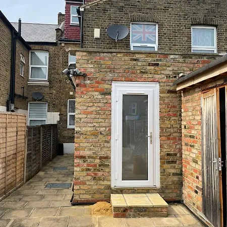 Amazing Studio In Ilford! Ilford