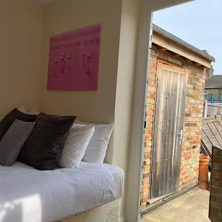 Amazing Studio In Ilford! Ilford