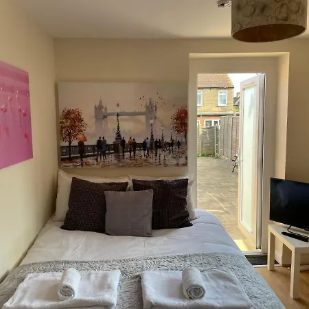 Amazing Studio In Ilford! Ilford