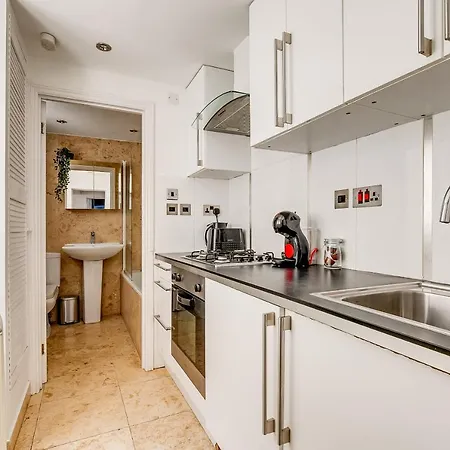 Luxury 1 Bed In East Apartment