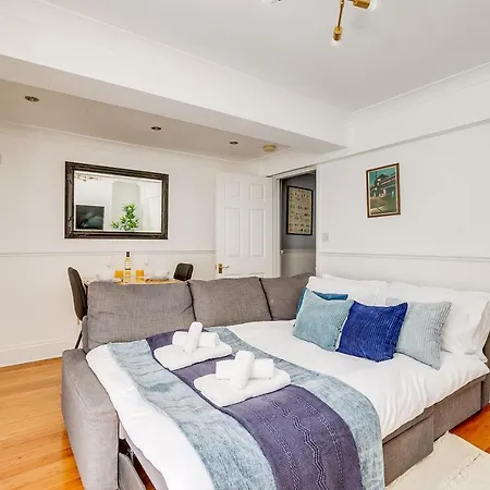 Luxury 1 Bed In East Apartment London
