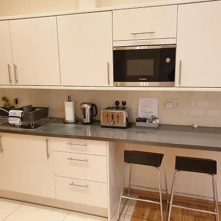 Appartement London Luxury 3 Bedroom Sleeps 8 With 3 Bathrooms 5 Mins Walk To Tube Station Free Parking