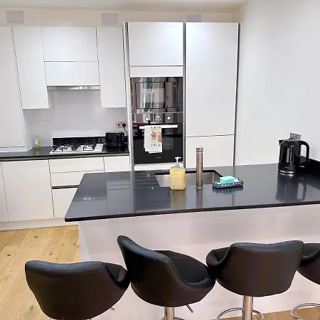Massive Flat Near Greenwich Park London