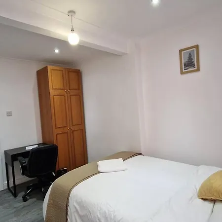 Starlet Apartament Wanstead