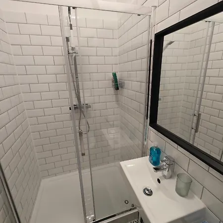 2 Bedroom 2 Bathroom In Old St - Shoreditch - Zone 1 Apartment