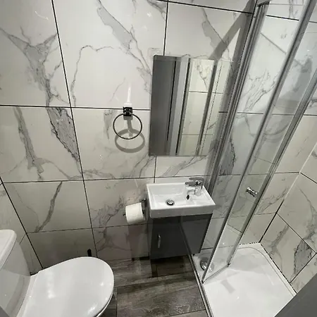 Letzi Premium Cozy Retreat Private En-suite Rooms, Heathrow Airport Pensión *