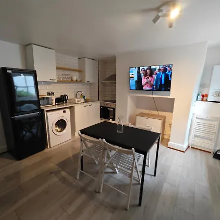 2 Bedroom 2 Bathroom In Old St - Shoreditch - Zone 1