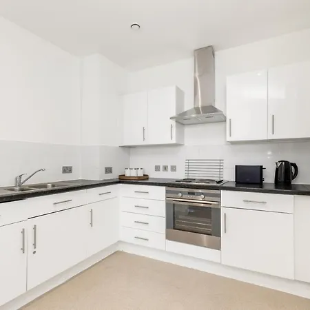 Khayat Homes - The Ferry - Two Bed Apartment London