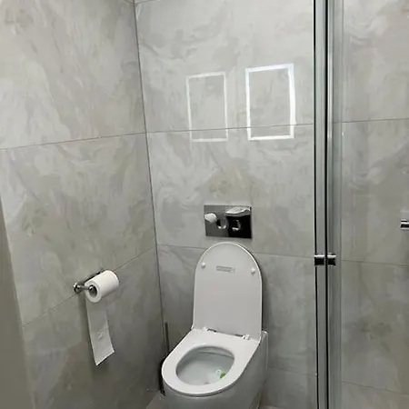 En-suite Double - Private Entrance & Free Parking * West Drayton (Middlesex)