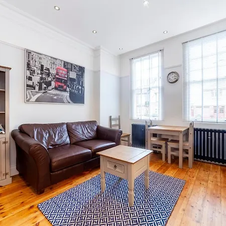 Stylish 1 Bdr Wcommunal Garden, Greenwich Apartment *