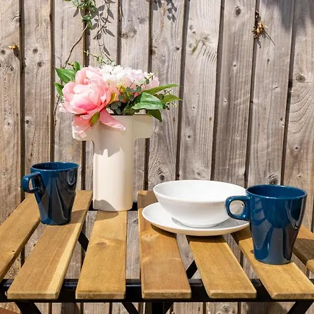 Homestay In Mile End *