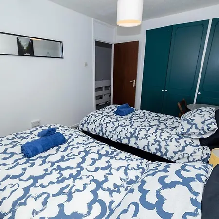 In Mile End Homestay London