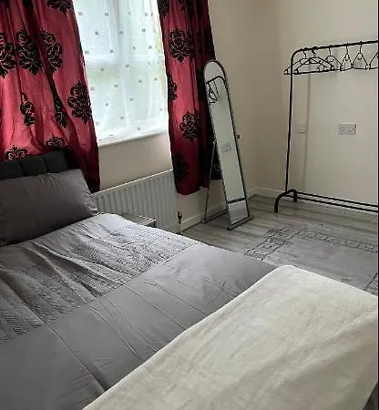 Eliane's Place X Пламстед