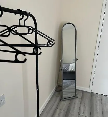Проживание в семье Eliane's Place X *