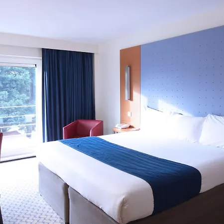 Ramada London North Hotel