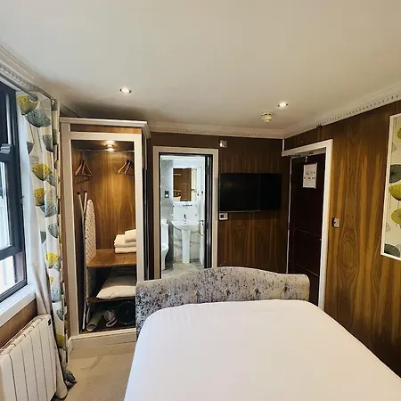 Cheshire 3* London
