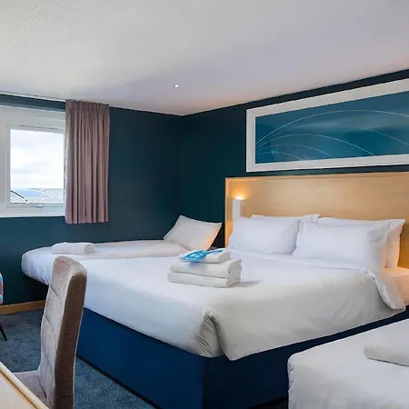 Travelodge Road Hotel 3*