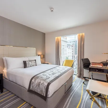 Saint Hotel