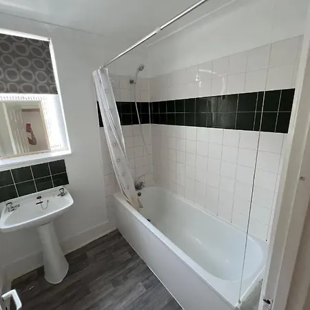 East 2 Bedroom Apartament *