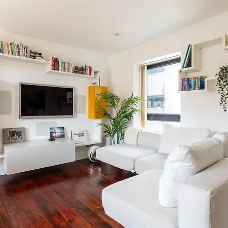 Apartment Modern Tower Hill Penthouse *