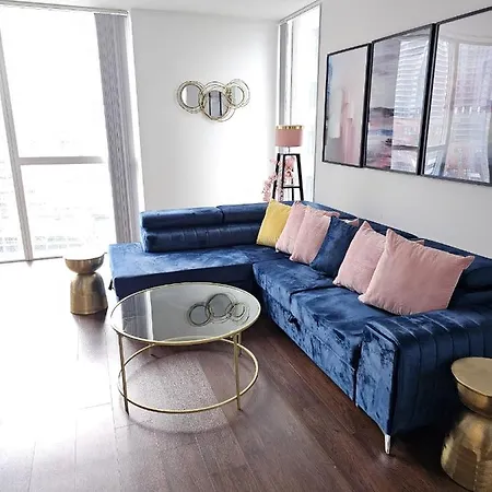Apartment 2 Bed Luxurious Canary Wharf London