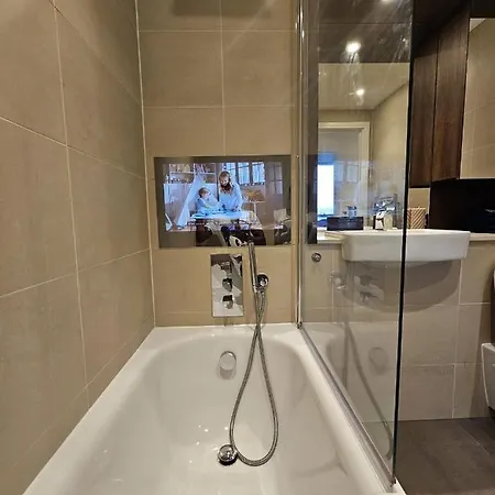 Apartment 2 Bed Luxurious Canary Wharf