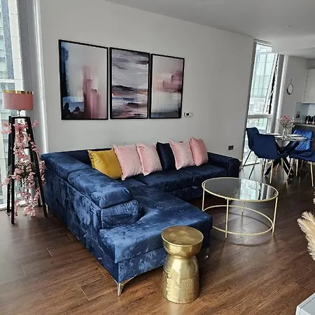 Apartment 2 Bed Luxurious Canary Wharf