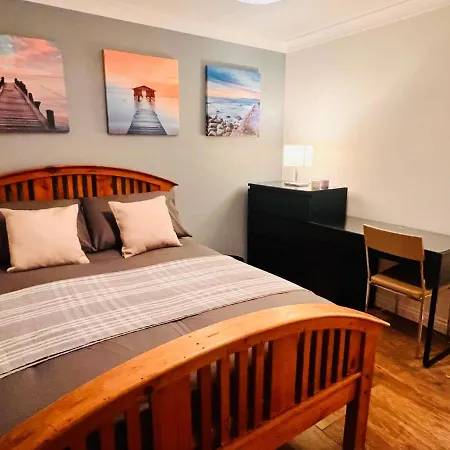 42i Premium Exactly Like The Photos Guest house *
