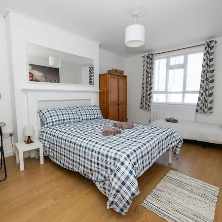 Near Shoreditch Homestay *
