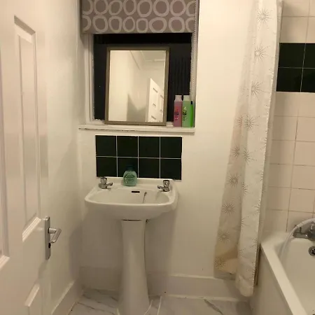 East 2 Bedroom Apartament *