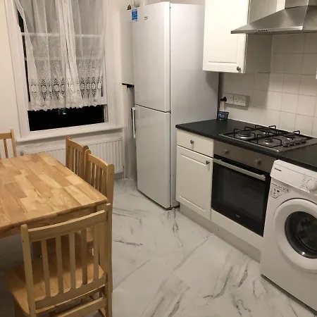 East 2 Bedroom Apartament *