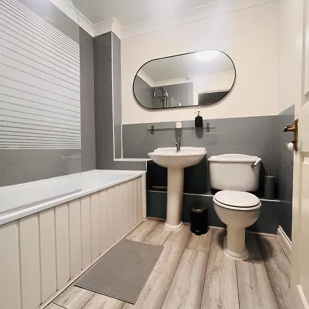 Guest house 42i Premium Exactly Like The Photos London
