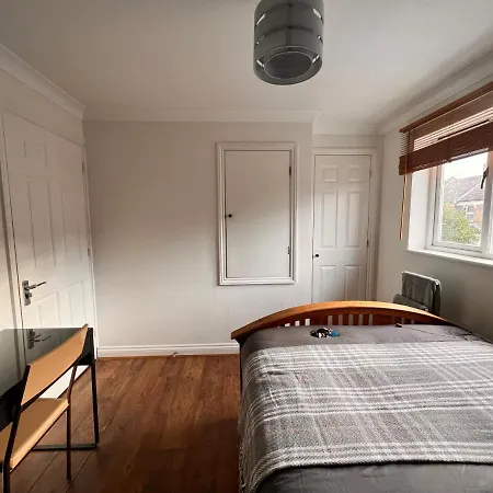 Guest house 42i Premium Exactly Like The Photos London