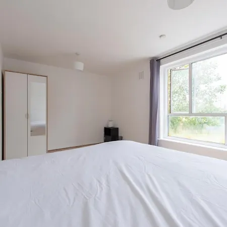 Apartment Modern Luxury By Mile End London