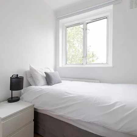 Modern Luxury By Mile End Apartment London