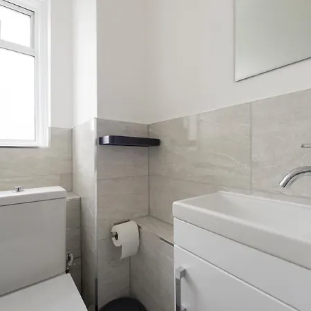 Modern Luxury By Mile End Apartment London