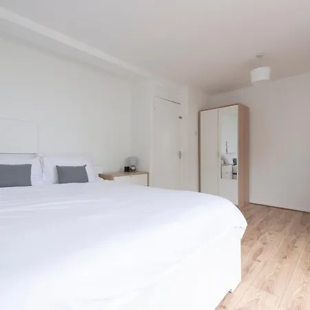 Apartment Modern Luxury By Mile End London