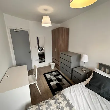 Guest house Double And Single In Bromley By Bow London