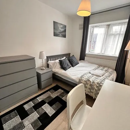 Double And Single In Bromley By Bow Guest house