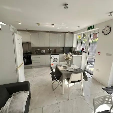 Double And Single In Bromley By Bow