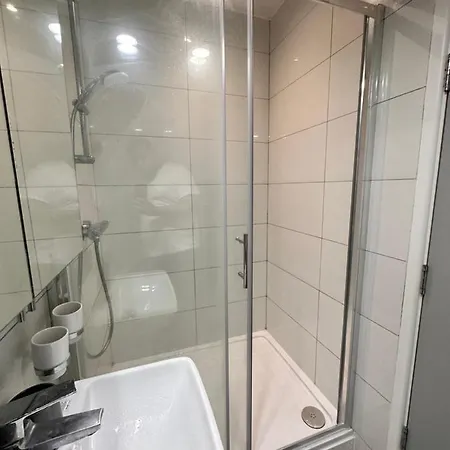 Double And Single In Bromley By Bow Guest house