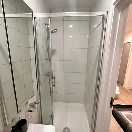 Guest house Double And Single In Bromley By Bow *