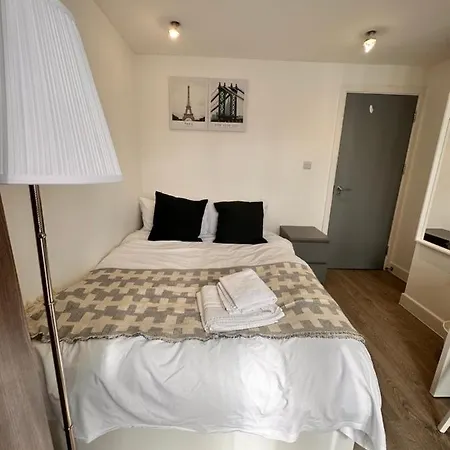 Guest house Double And Single In Bromley By Bow *