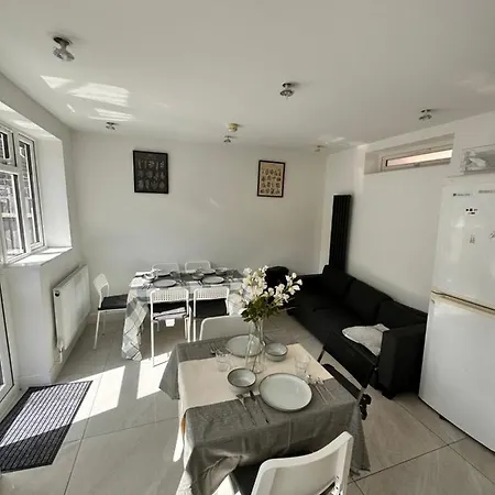 Double And Single In Bromley By Bow Guest house
