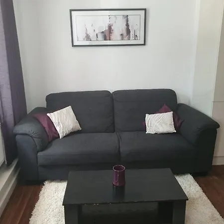 Homestay Double With Shared Bathroom *