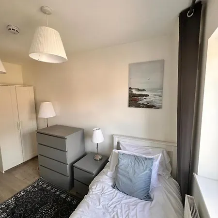 Double And Single In Bromley By Bow * London